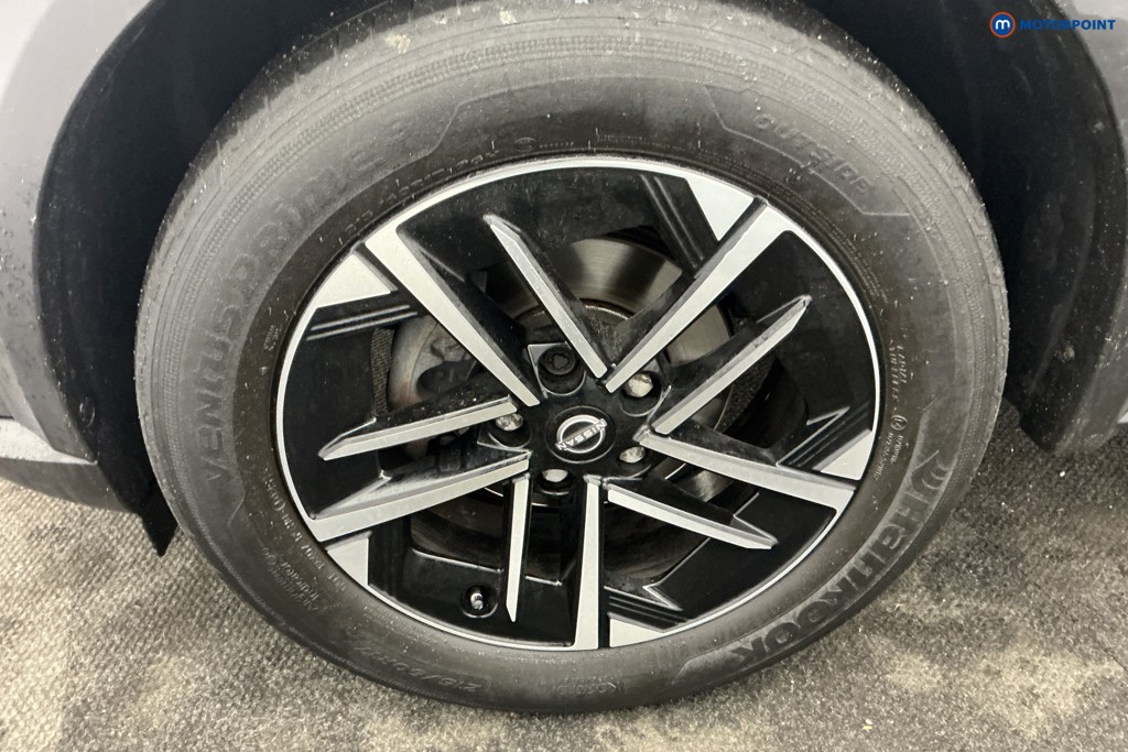 Nissan Juke N-Connecta Manual Petrol SUV - Stock Number (1671606) - 34th supplementary image
