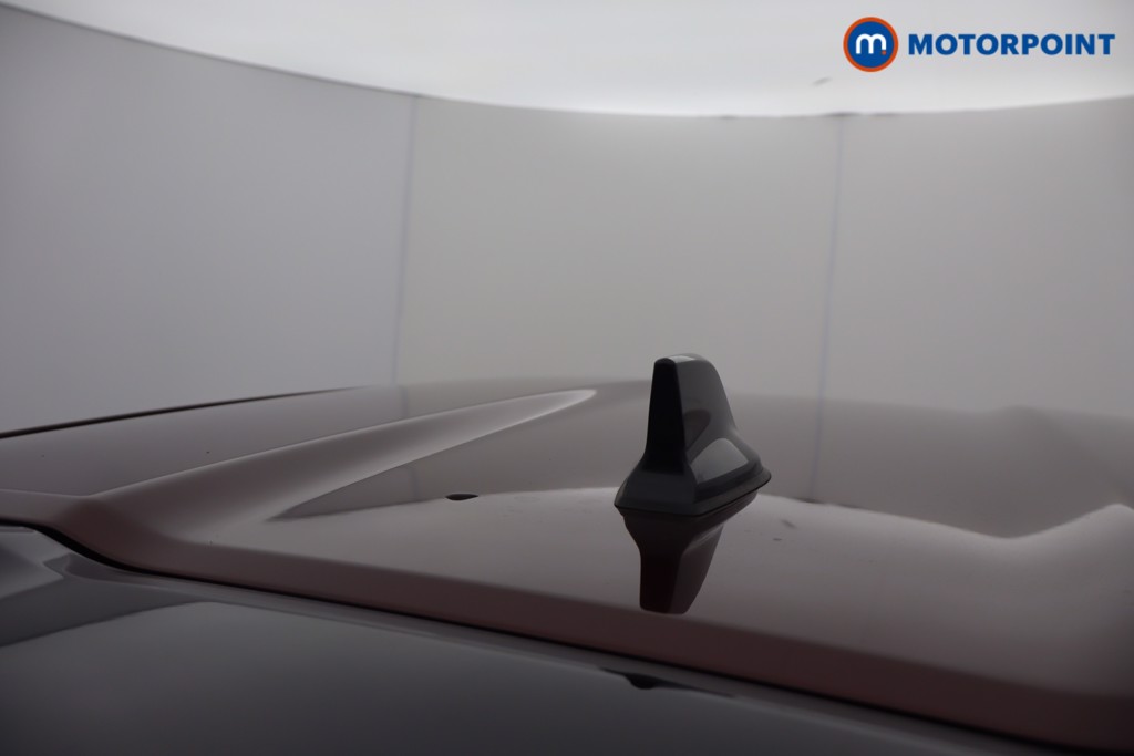 Nissan Juke N-Connecta Manual Petrol SUV - Stock Number (1671623) - 4th supplementary image