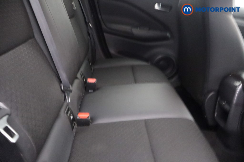 Nissan Juke N-Connecta Manual Petrol SUV - Stock Number (1671623) - 8th supplementary image