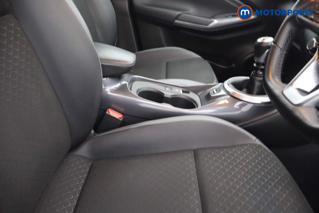 Nissan Juke N-Connecta Manual Petrol SUV - Stock Number (1671623) - 12th supplementary image