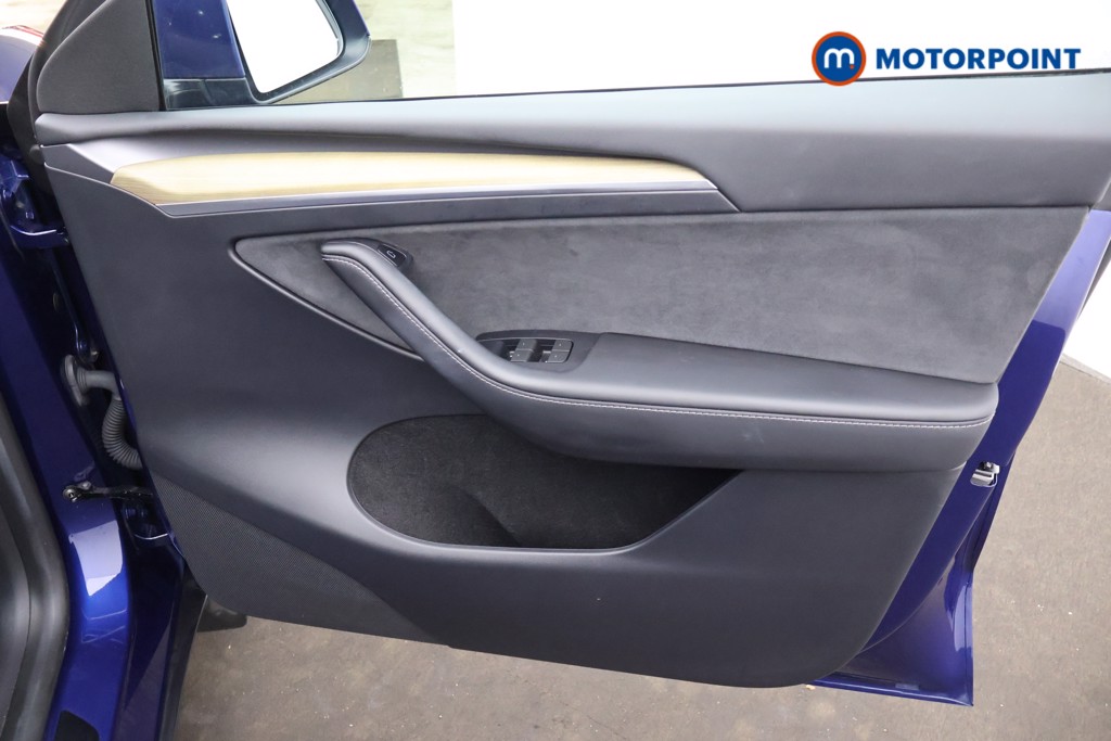 Tesla Model Y Long Range Automatic Electric SUV - Stock Number (1671756) - 17th supplementary image