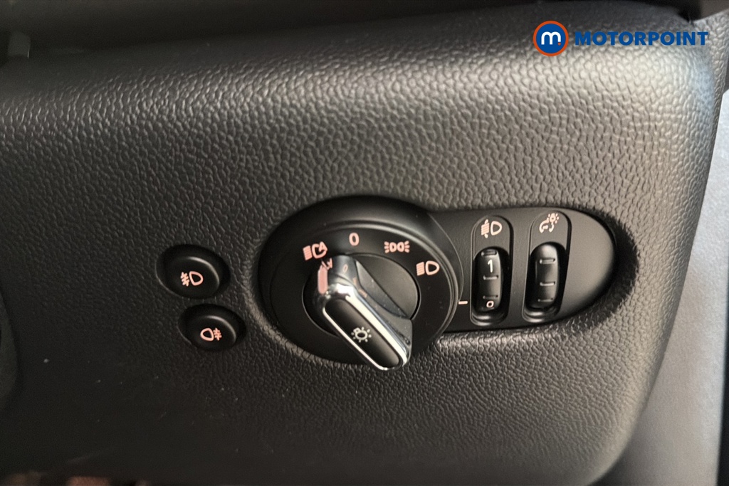 Mini Hatchback Cooper Classic Manual Petrol Hatchback - Stock Number (1671929) - 11th supplementary image
