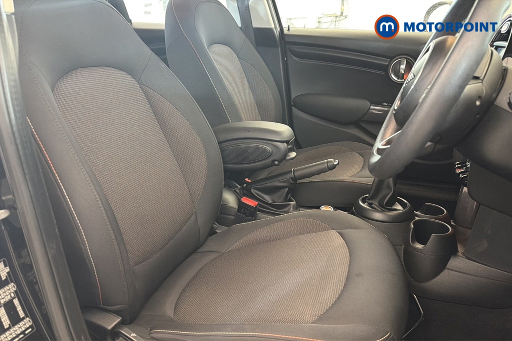 Mini Hatchback Cooper Classic Manual Petrol Hatchback - Stock Number (1671929) - 22nd supplementary image