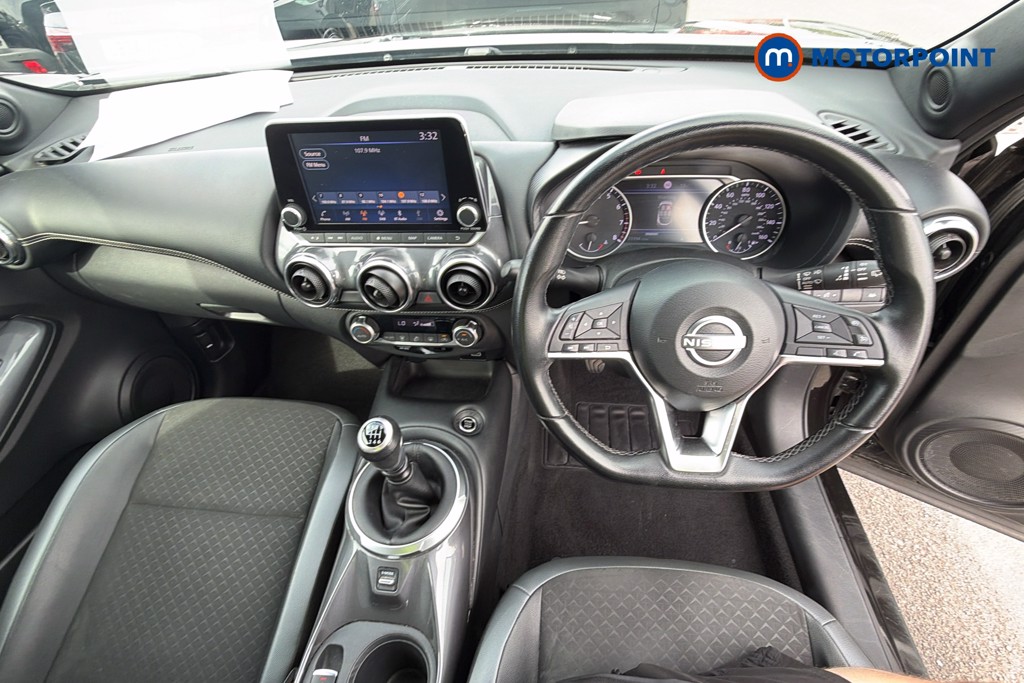 Nissan Juke N-Connecta Manual Petrol SUV - Stock Number (1672298) - 4th supplementary image