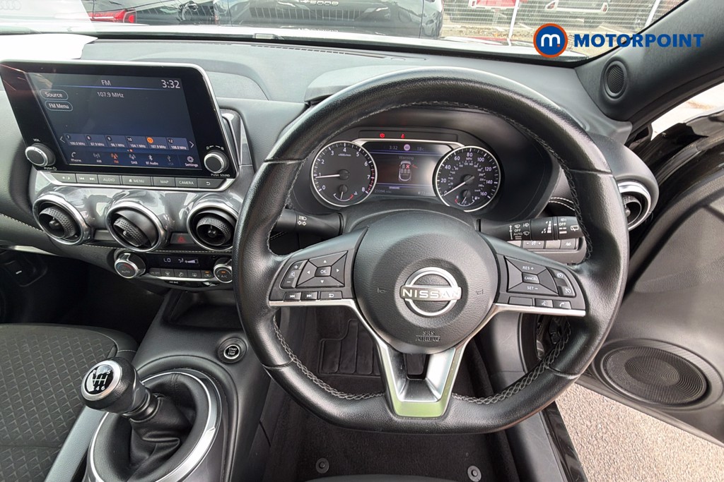 Nissan Juke N-Connecta Manual Petrol SUV - Stock Number (1672298) - 5th supplementary image