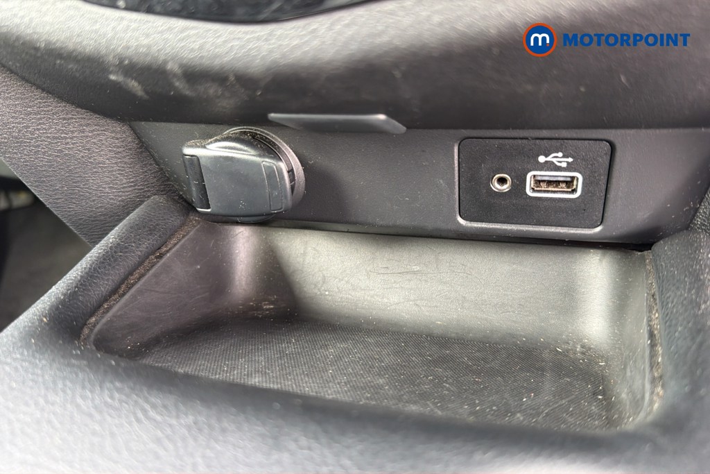 Nissan Juke N-Connecta Manual Petrol SUV - Stock Number (1672298) - 14th supplementary image