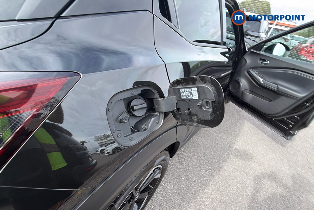 Nissan Juke N-Connecta Manual Petrol SUV - Stock Number (1672298) - 25th supplementary image