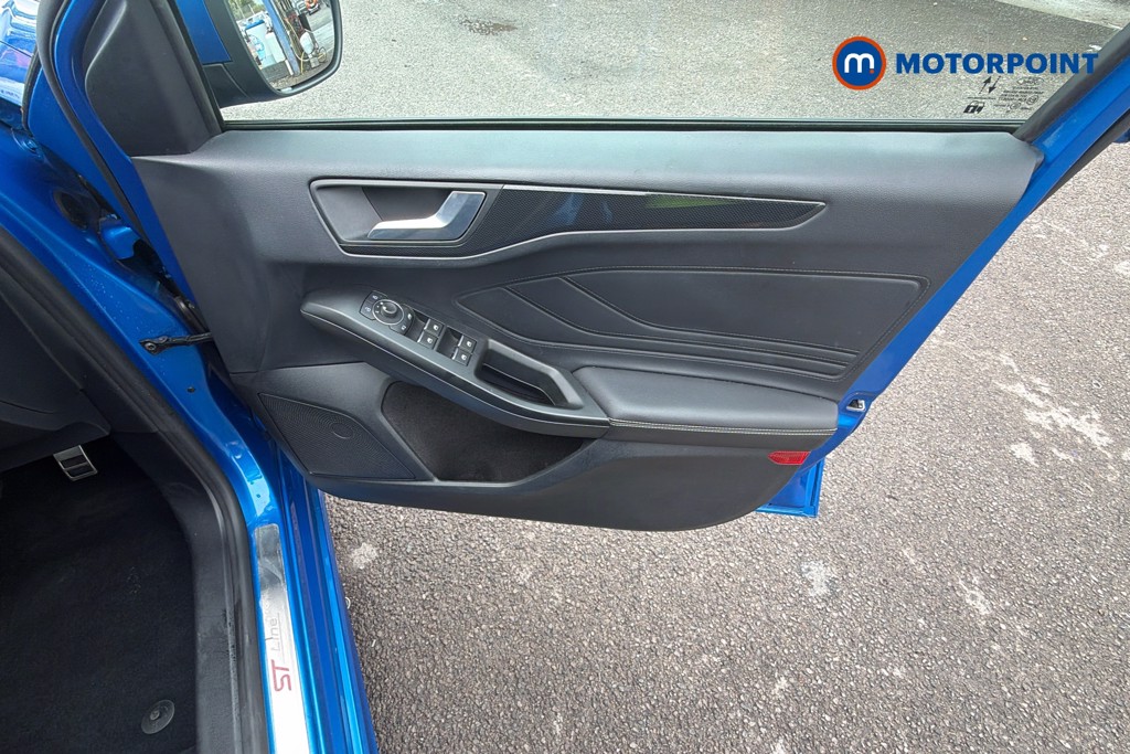 Ford Focus St-Line Vignale Automatic Diesel Hatchback - Stock Number (1672334) - 2nd supplementary image