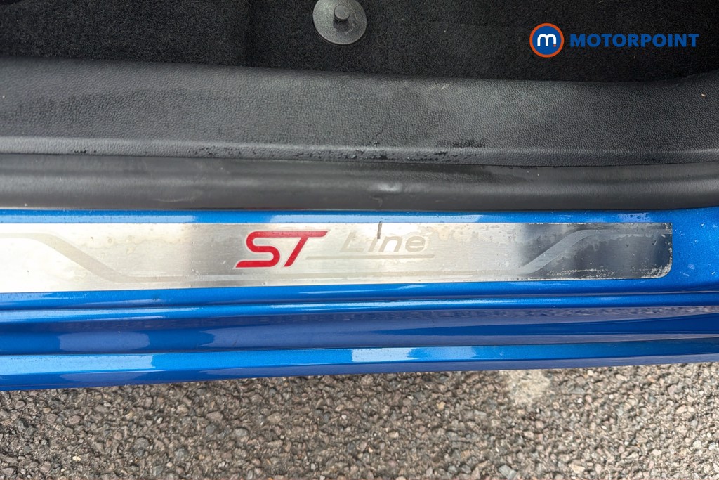 Ford Focus St-Line Vignale Automatic Diesel Hatchback - Stock Number (1672334) - 5th supplementary image