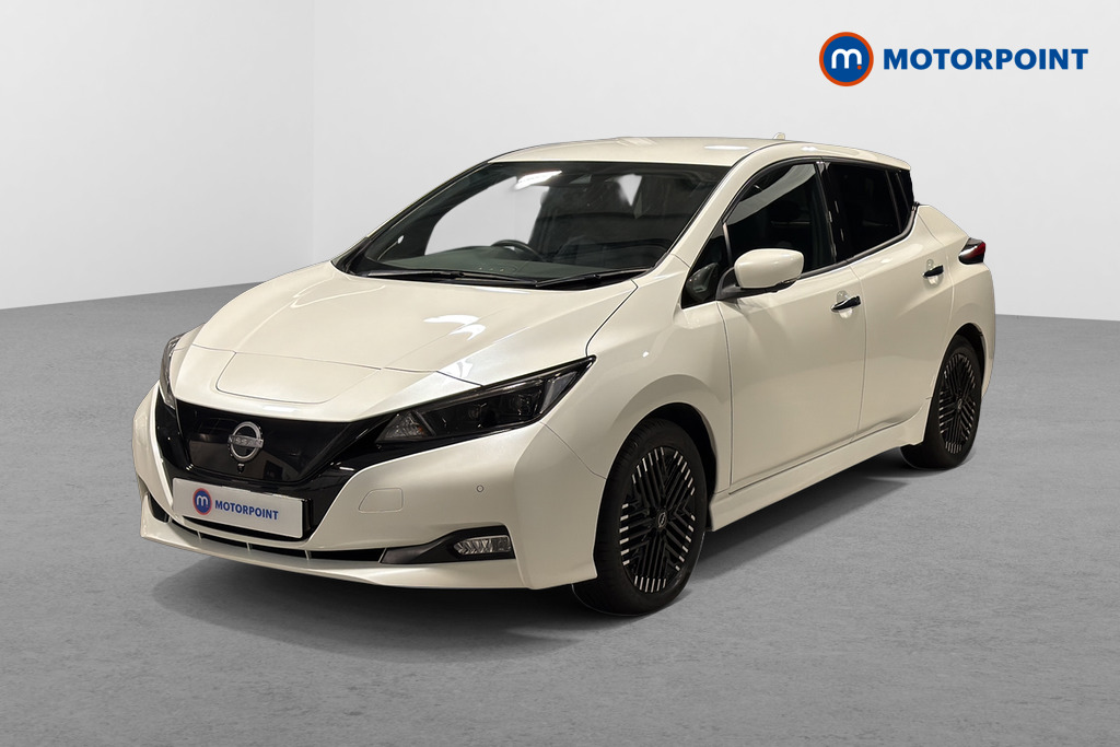 Nissan Leaf Tekna Automatic Electric Hatchback - Stock Number (1672443) - Passenger side front corner
