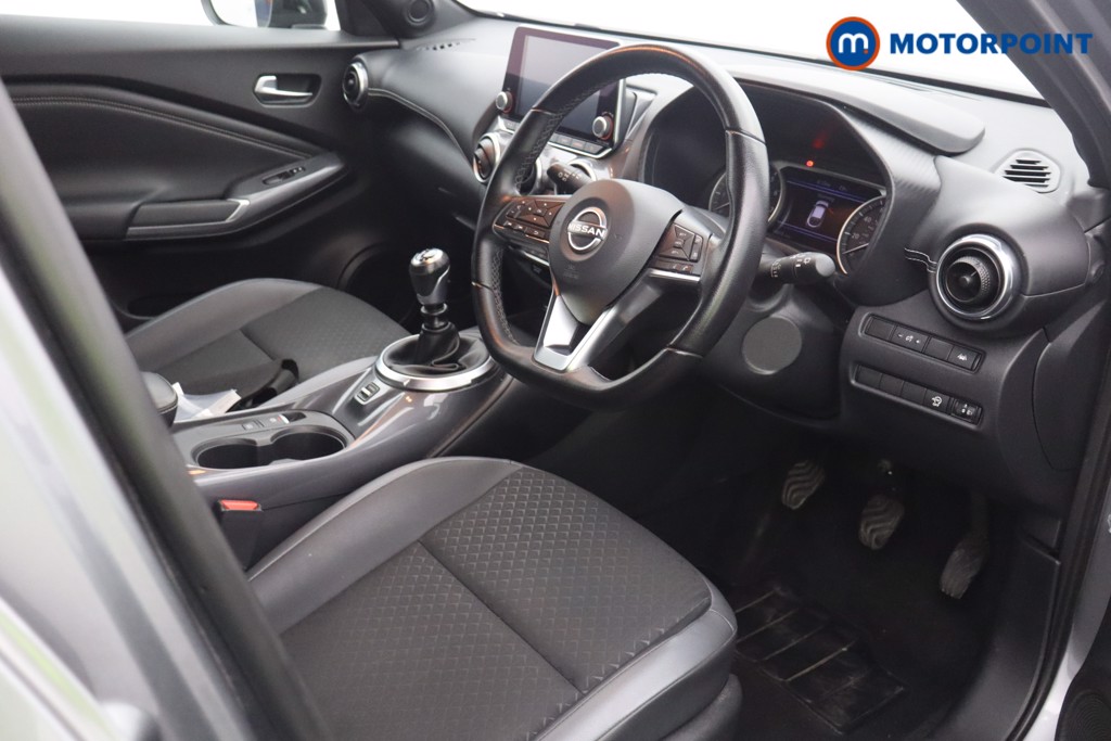 Nissan Juke N-Connecta Manual Petrol SUV - Stock Number (1672629) - 2nd supplementary image