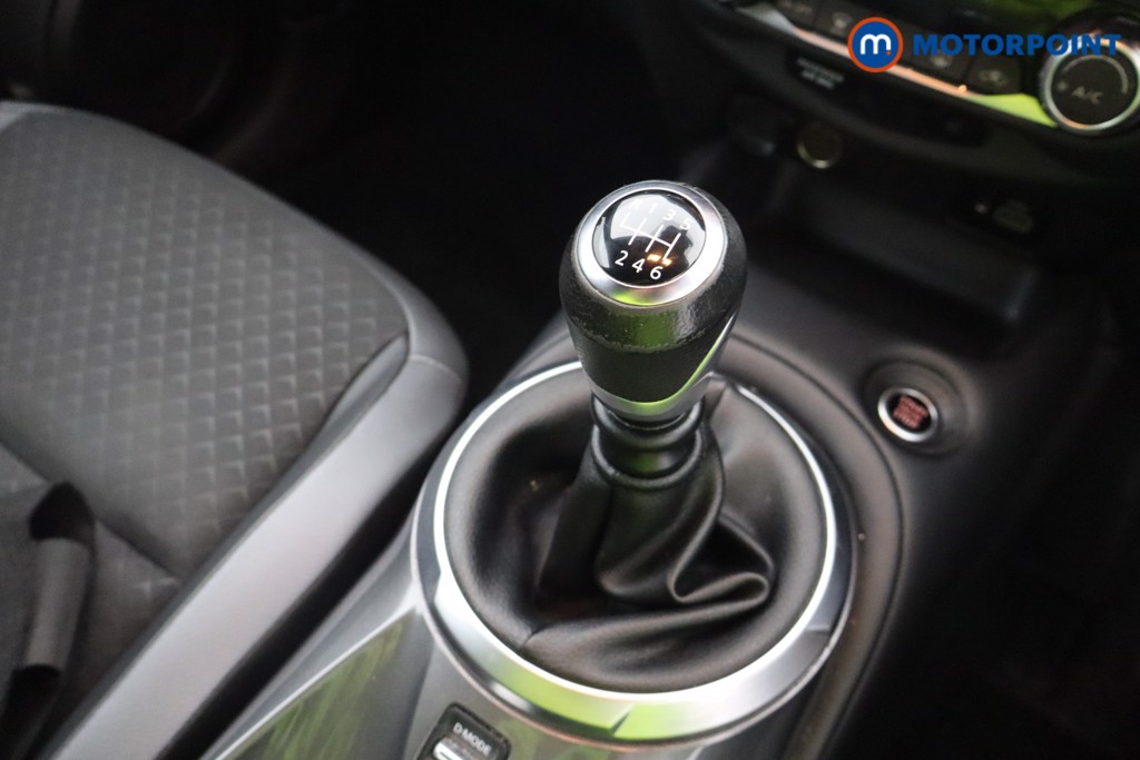Nissan Juke N-Connecta Manual Petrol SUV - Stock Number (1672629) - 6th supplementary image