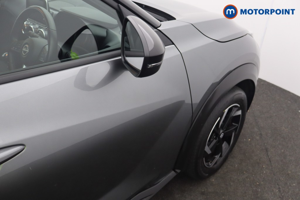 Nissan Juke N-Connecta Manual Petrol SUV - Stock Number (1672629) - 8th supplementary image