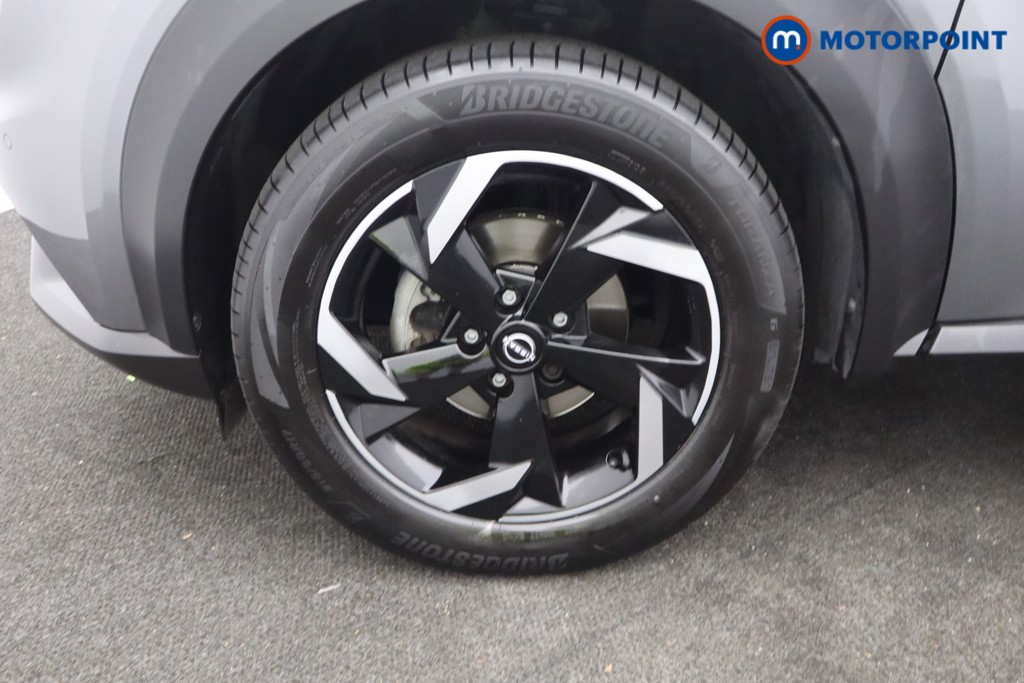Nissan Juke N-Connecta Manual Petrol SUV - Stock Number (1672629) - 13th supplementary image