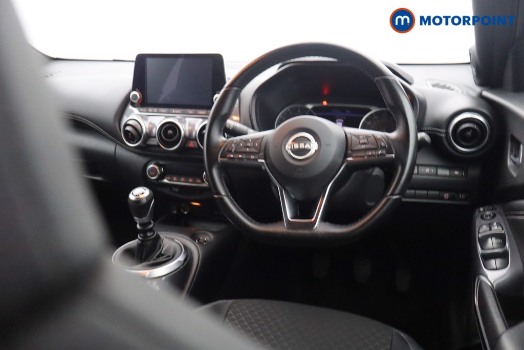 Nissan Juke N-Connecta Manual Petrol SUV - Stock Number (1672629) - 1st supplementary image