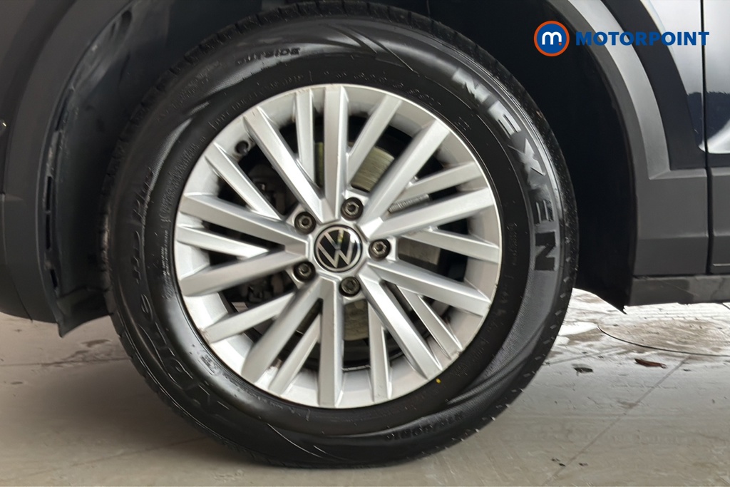 Volkswagen T-Roc Life Manual Petrol SUV - Stock Number (1672645) - 44th supplementary image