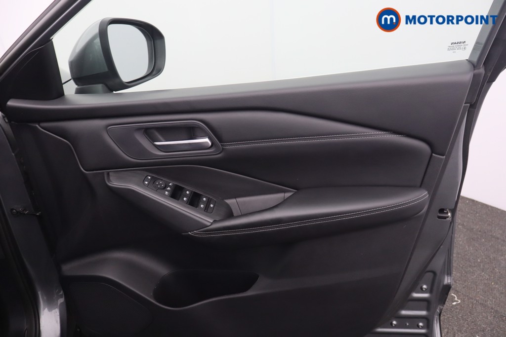 Nissan Qashqai Acenta Premium Manual Petrol SUV - Stock Number (1673048) - 9th supplementary image