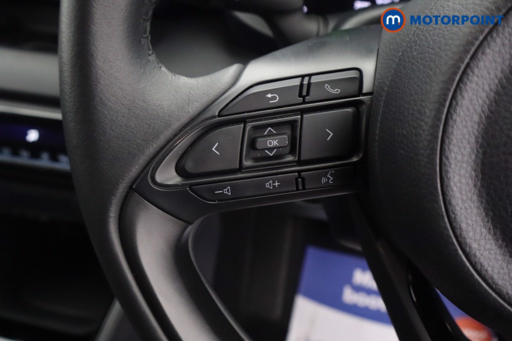 Toyota Yaris Design Automatic Petrol-Electric Hybrid Hatchback - Stock Number (1673776) - 3rd supplementary image