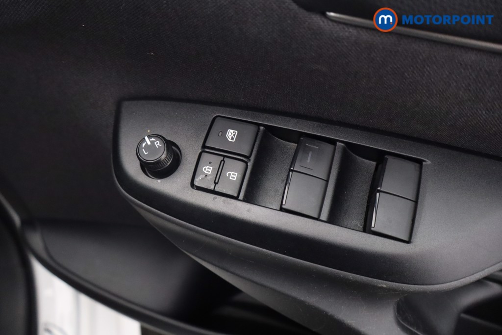 Toyota Yaris Design Automatic Petrol-Electric Hybrid Hatchback - Stock Number (1673776) - 20th supplementary image