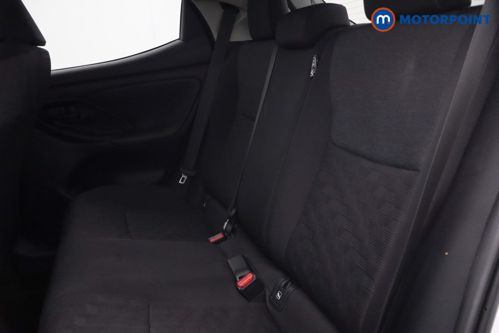 Toyota Yaris Design Automatic Petrol-Electric Hybrid Hatchback - Stock Number (1673776) - 27th supplementary image