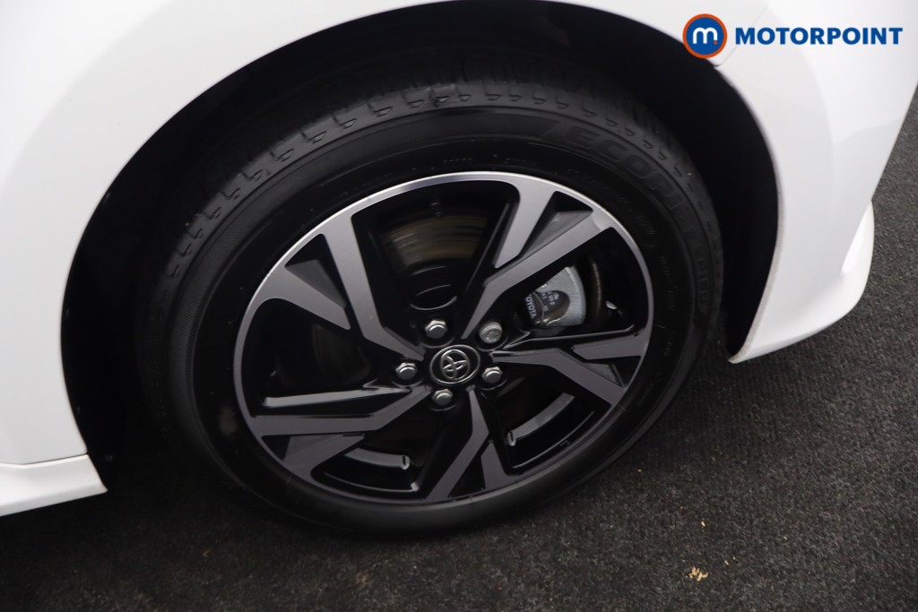 Toyota Yaris Design Automatic Petrol-Electric Hybrid Hatchback - Stock Number (1673776) - 32nd supplementary image