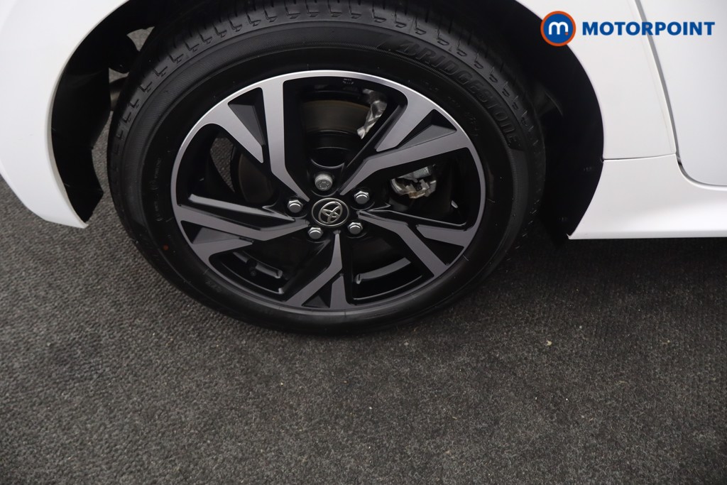 Toyota Yaris Design Automatic Petrol-Electric Hybrid Hatchback - Stock Number (1673776) - 33rd supplementary image