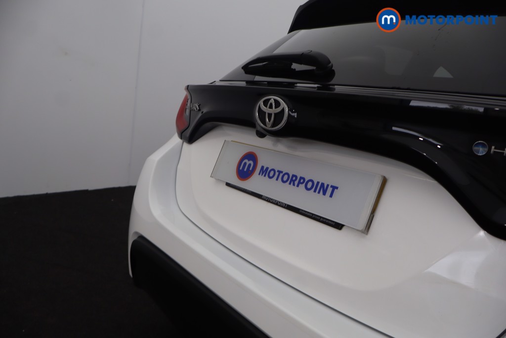 Toyota Yaris Design Automatic Petrol-Electric Hybrid Hatchback - Stock Number (1673776) - 39th supplementary image