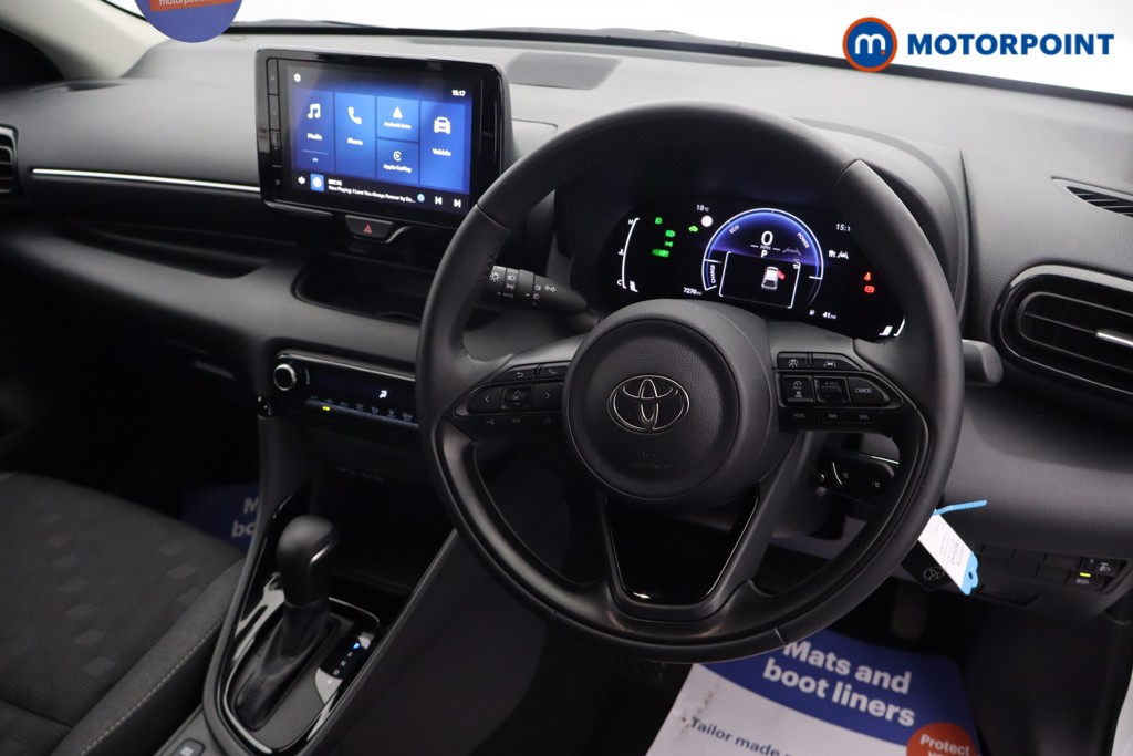 Toyota Yaris Design Automatic Petrol-Electric Hybrid Hatchback - Stock Number (1673776) - 1st supplementary image