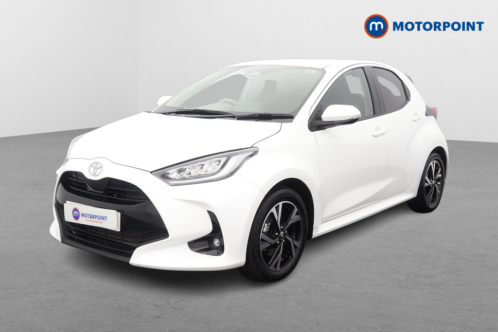 Toyota Yaris Design Automatic Petrol-Electric Hybrid Hatchback - Stock Number (1673776) - Passenger side front corner
