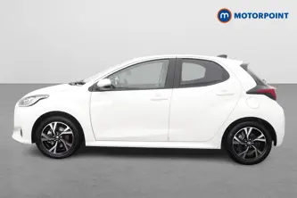Toyota Yaris Design Automatic Petrol-Electric Hybrid Hatchback - Stock Number (1673776) - Passenger side
