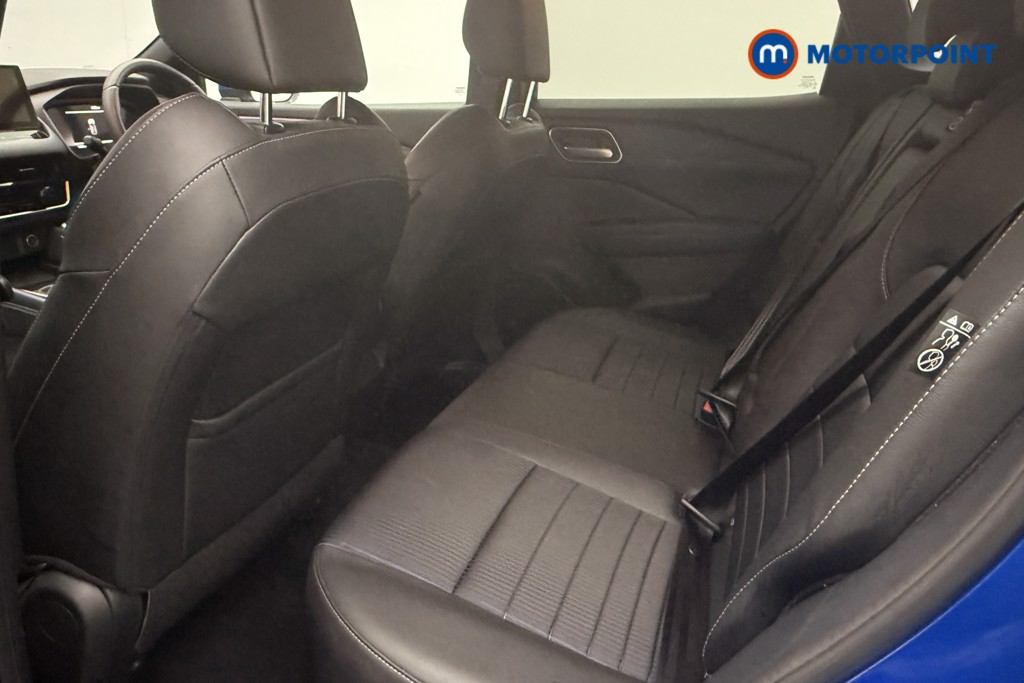 Nissan Qashqai Tekna Manual Petrol SUV - Stock Number (1674030) - 4th supplementary image