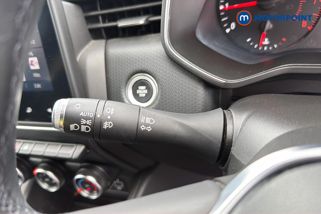 Renault Clio Iconic Manual Petrol Hatchback - Stock Number (1674602) - 10th supplementary image