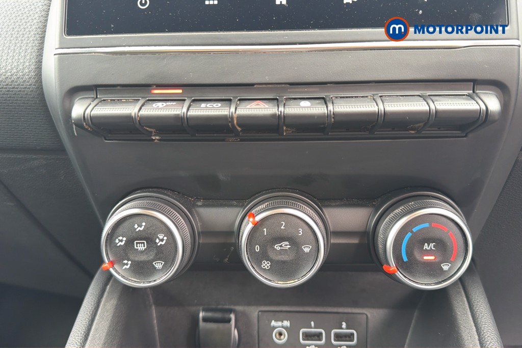 Renault Clio Iconic Manual Petrol Hatchback - Stock Number (1674602) - 13th supplementary image