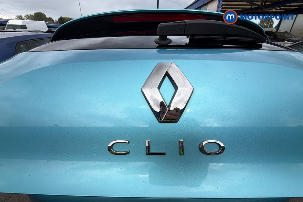 Renault Clio Iconic Manual Petrol Hatchback - Stock Number (1674602) - 25th supplementary image
