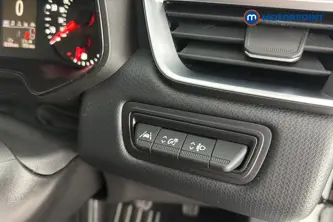 Renault Clio Iconic Edition Manual Petrol Hatchback - Stock Number (1674611) - 11th supplementary image