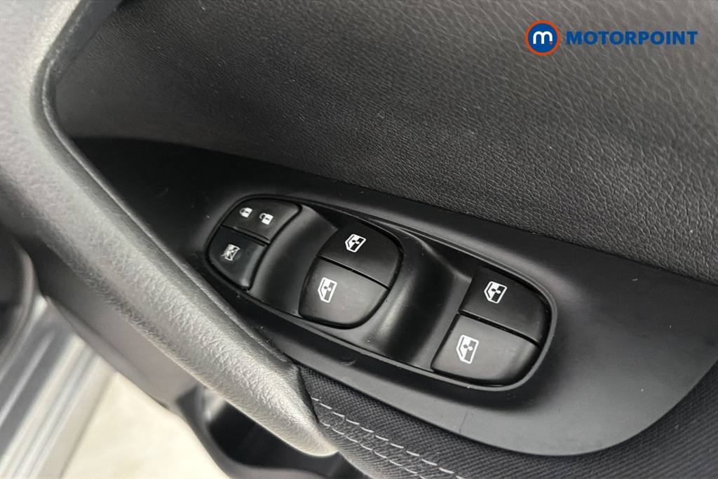 Nissan Qashqai Acenta Premium Manual Petrol SUV - Stock Number (1674663) - 19th supplementary image