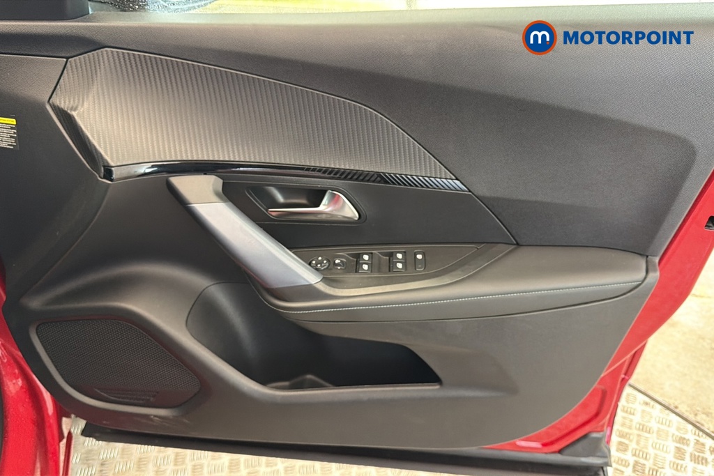 Peugeot 2008 Allure Manual Petrol SUV - Stock Number (1674869) - 18th supplementary image