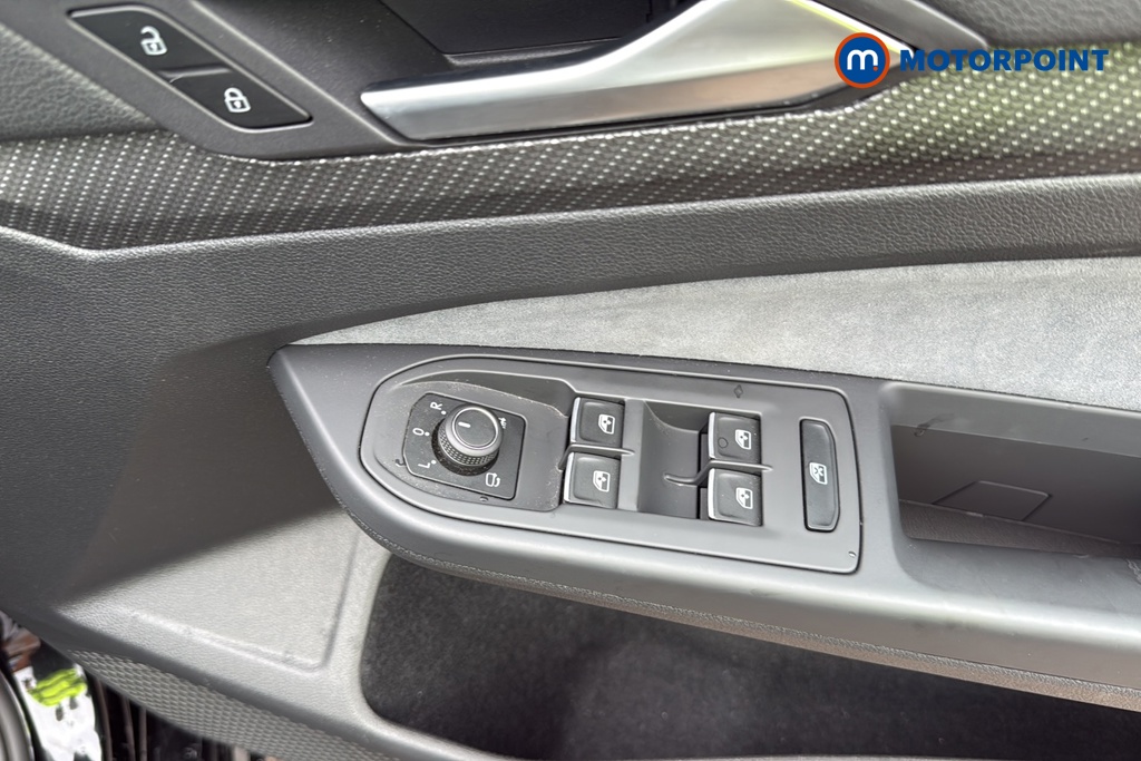 Volkswagen Golf R Automatic Petrol Hatchback - Stock Number (1674919) - 19th supplementary image