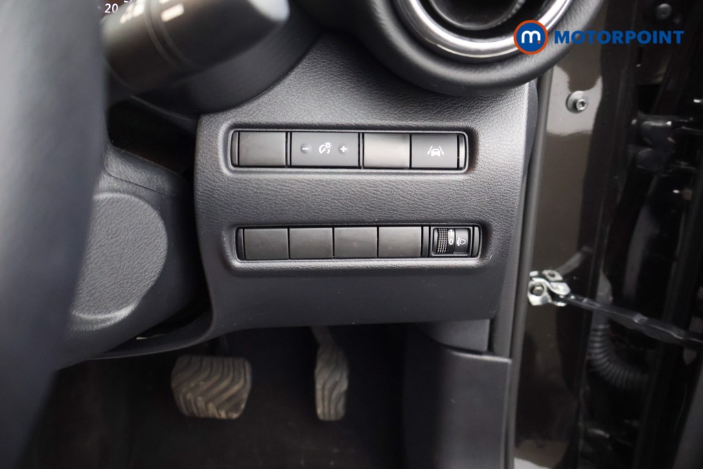 Nissan Juke N-Connecta Automatic Petrol-Electric Hybrid SUV - Stock Number (1675553) - 18th supplementary image