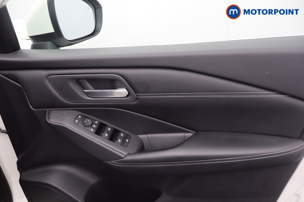 Nissan Qashqai Acenta Premium Manual Petrol SUV - Stock Number (1656004) - 9th supplementary image