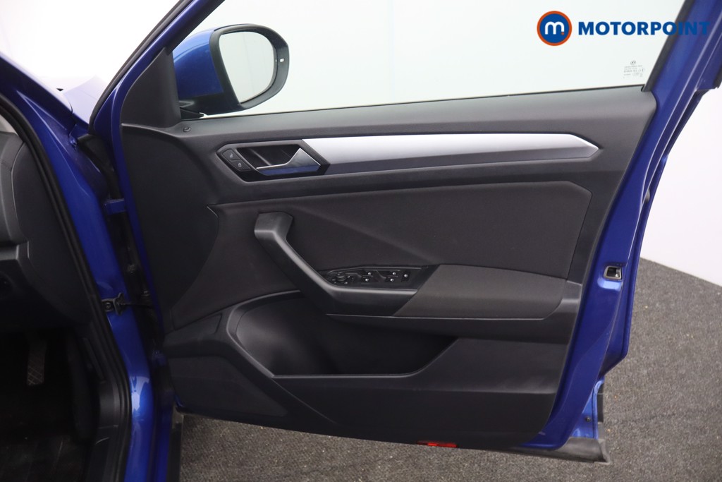 Volkswagen T-Roc Life Manual Petrol SUV - Stock Number (1657976) - 8th supplementary image