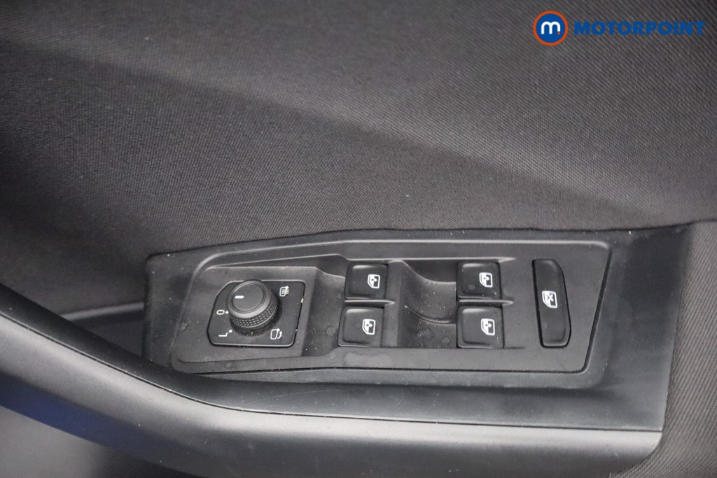 Volkswagen T-Roc Life Manual Petrol SUV - Stock Number (1657976) - 9th supplementary image
