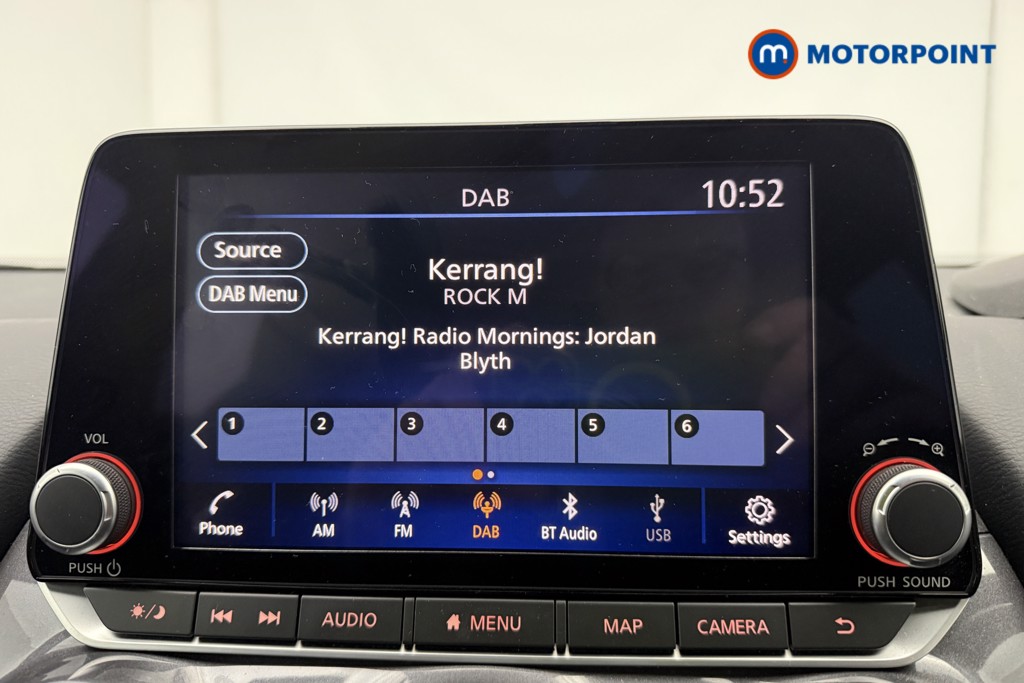 Nissan Juke N-Connecta Automatic Petrol SUV - Stock Number (1658696) - 4th supplementary image