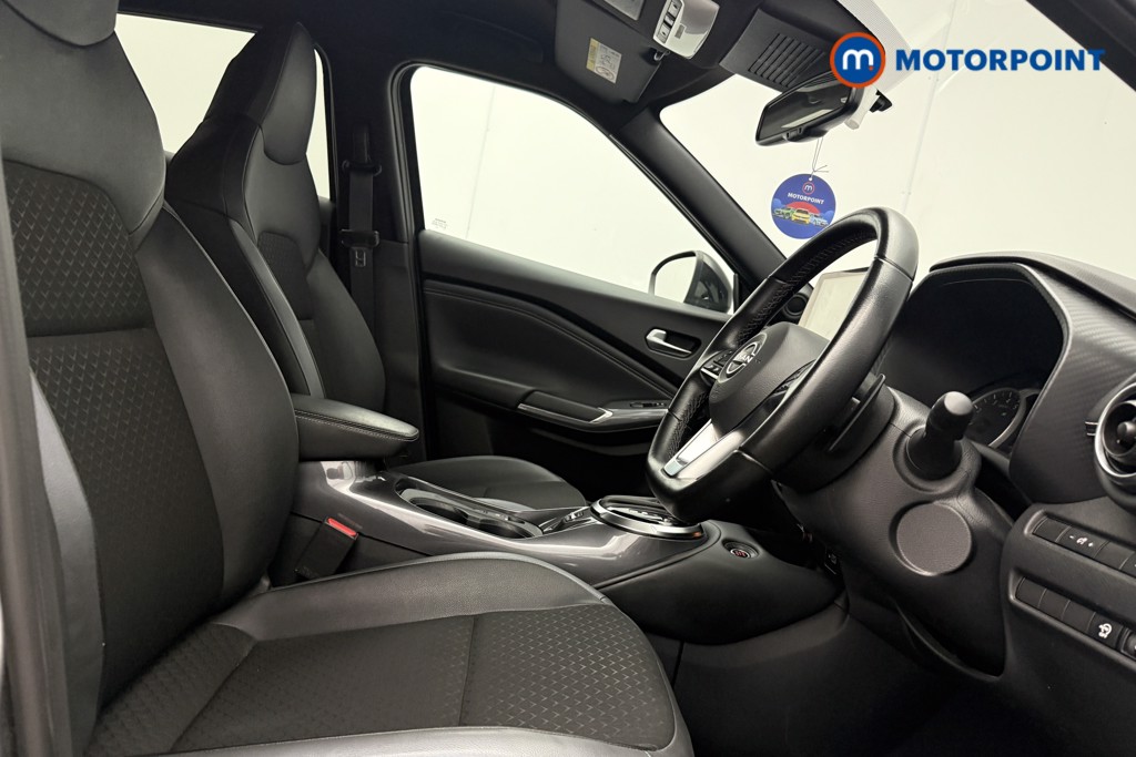 Nissan Juke N-Connecta Automatic Petrol SUV - Stock Number (1658696) - 8th supplementary image