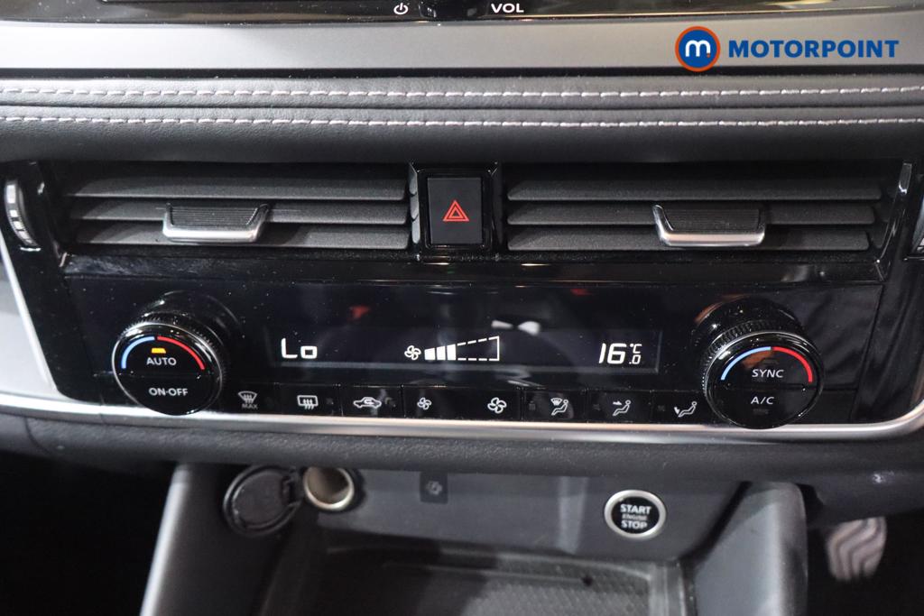 Nissan Qashqai N-Connecta Manual Petrol SUV - Stock Number (1661364) - 9th supplementary image