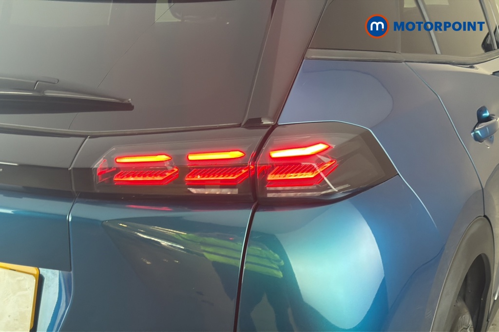 Peugeot 2008 Allure Manual Petrol SUV - Stock Number (1665875) - 36th supplementary image