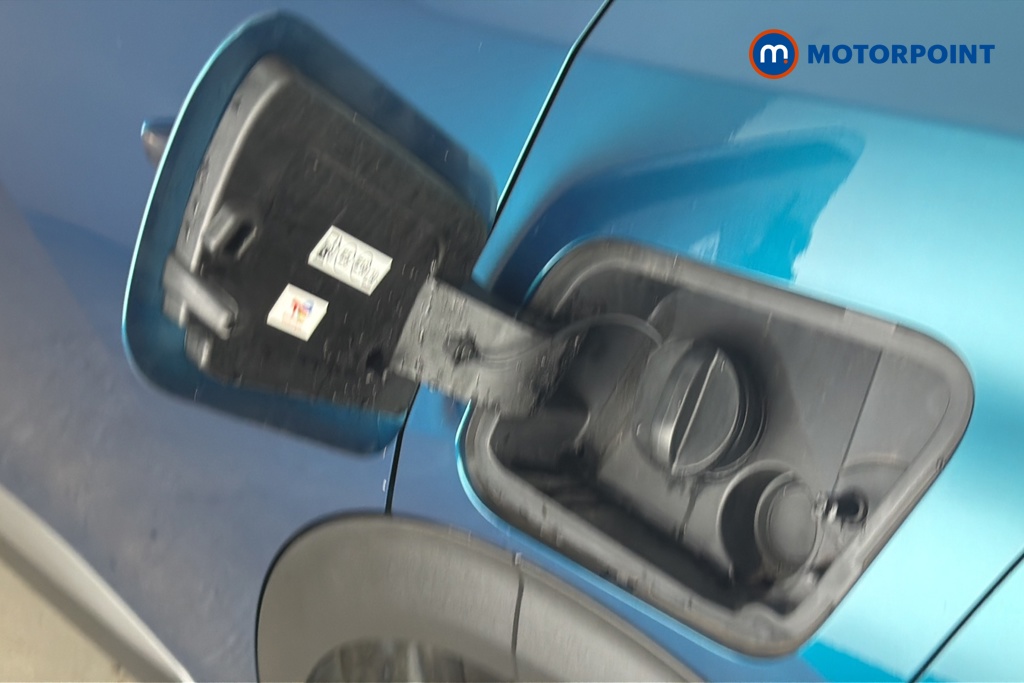Peugeot 2008 Allure Manual Petrol SUV - Stock Number (1665875) - 41st supplementary image