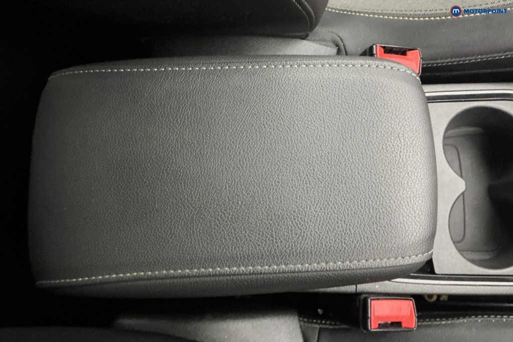 Vauxhall Grandland Elite Automatic Petrol Plug-In Hybrid SUV - Stock Number (1666886) - 13th supplementary image