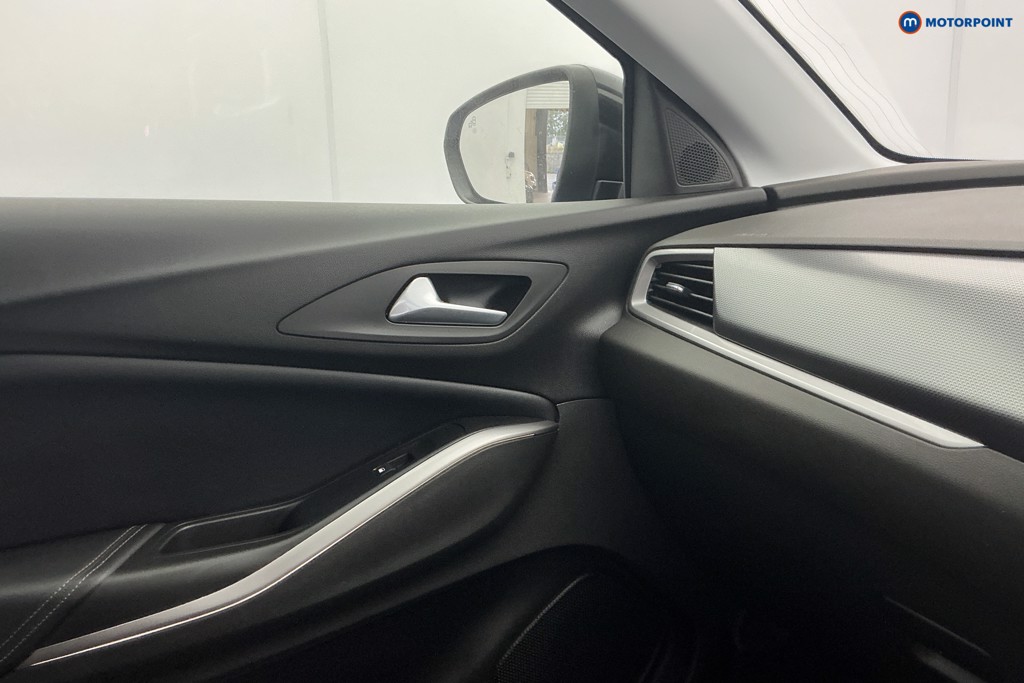 Vauxhall Grandland Elite Automatic Petrol Plug-In Hybrid SUV - Stock Number (1666886) - 19th supplementary image