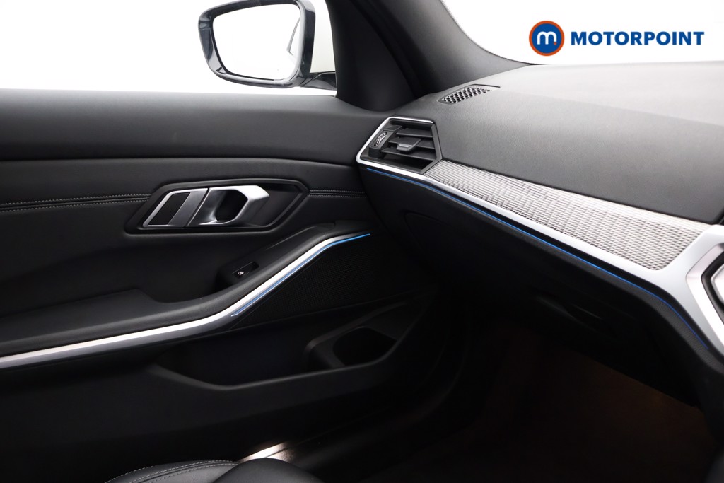 BMW 3 Series M Sport Automatic Petrol Plug-In Hybrid Saloon - Stock Number (1669415) - 15th supplementary image